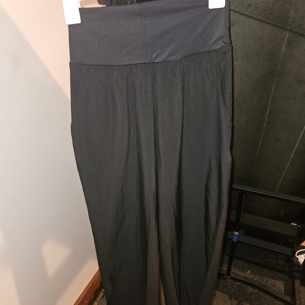 HALARA Black High-Waisted Pants